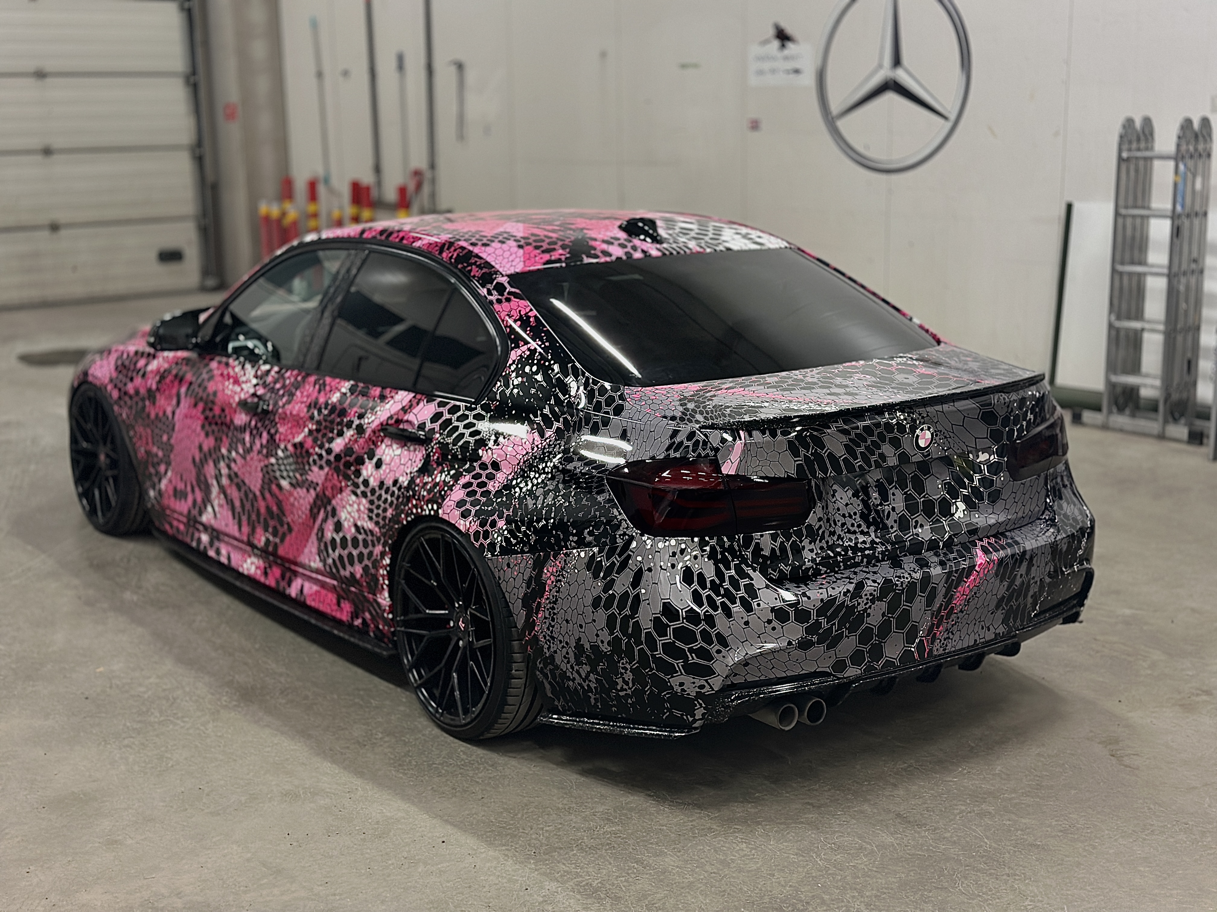 Heijastava custom teippaus